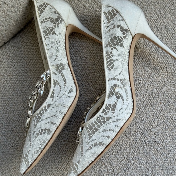 MANOLO BLAHNIK | EU 40
NADIRA WHITE LACE 90 CRYSTAL-EMBELLISHED PUMPS | BRIDAL - Picture 4 of 9